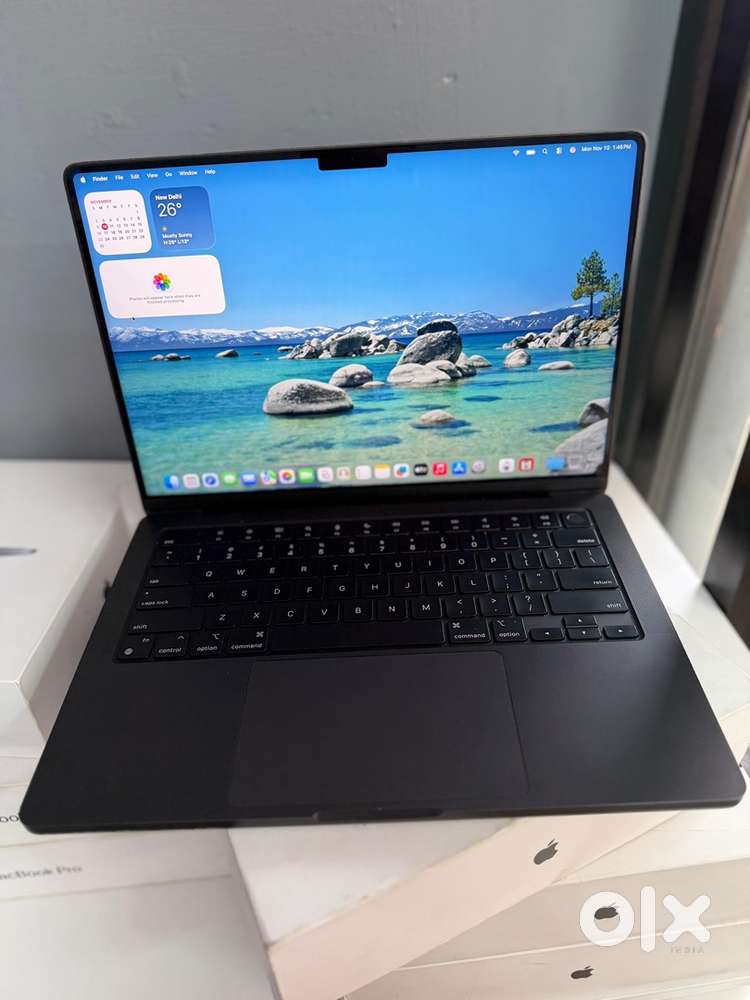 Apple macbook M3 pro 18/512 14inch a2992 model with full kit cycle 118