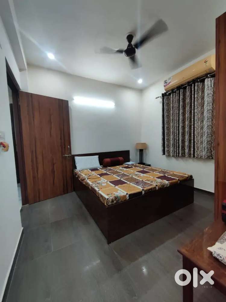 2bhk furnished in sector 51 Gurgaon.  Ground floor