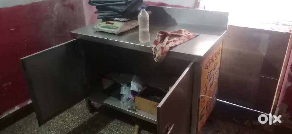 HOTEL STEEL COUNTER