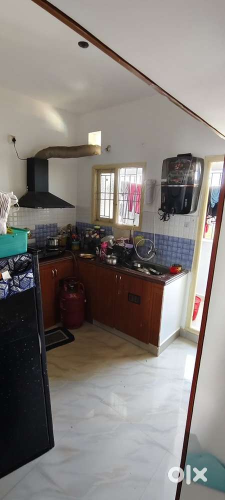 2bhk flat with seni furnished and lecish life around