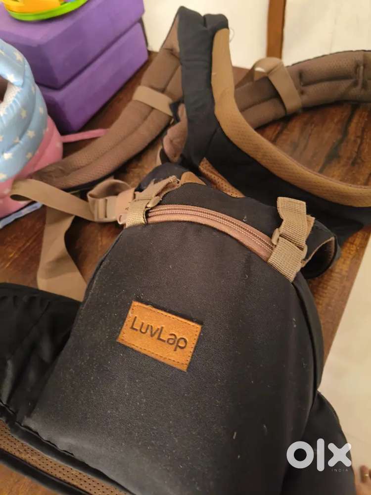 Luvlap Baby hip sit carrier .