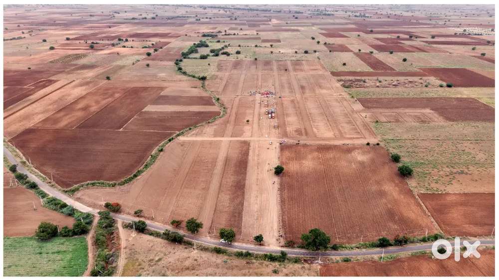 100 గజాలు లక్ష రూపాయలు మాత్రమే