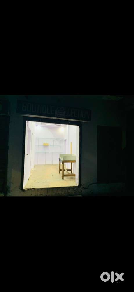Shop available on road for rent