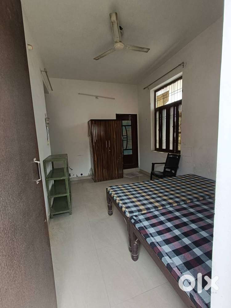 Female-Only, Room to Let.