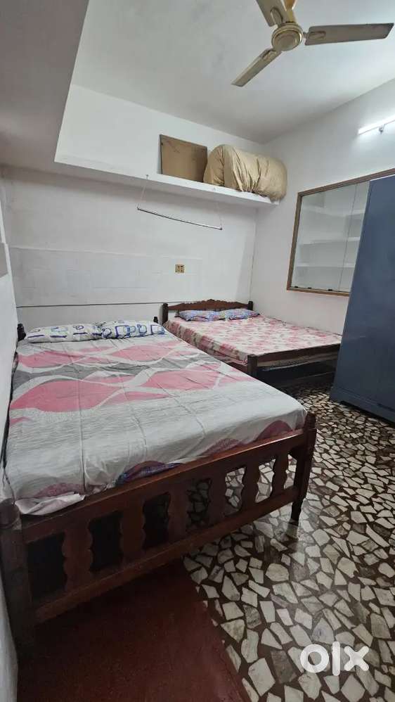 Girls PG Available-Pathalam, Eloor(500m from Pathalam Junction)