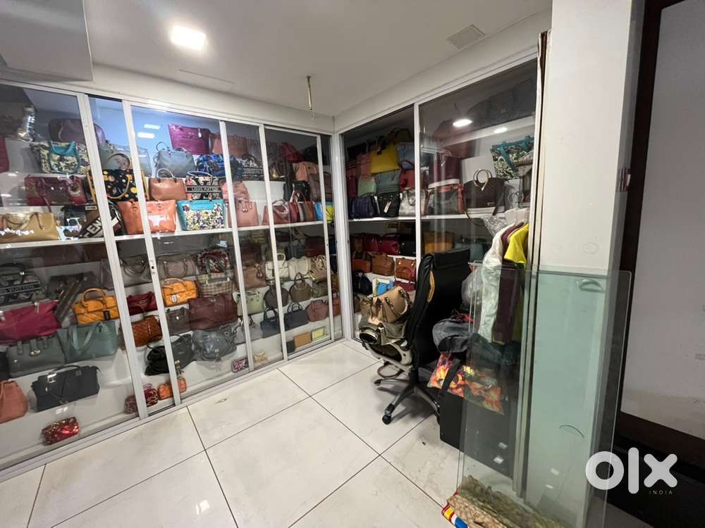 Furnished shop for rent