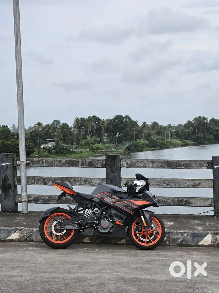 Well maintained ktm rc 200 NOV 2020 model for sale