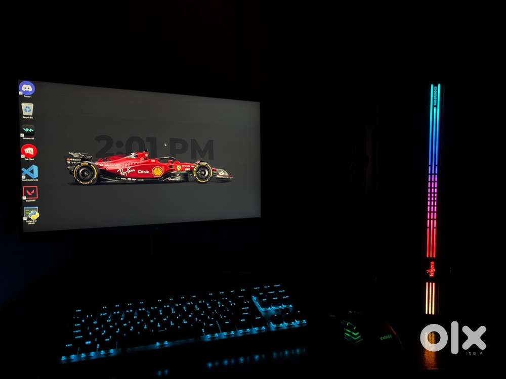 GAMING PC with monitor and computer table
