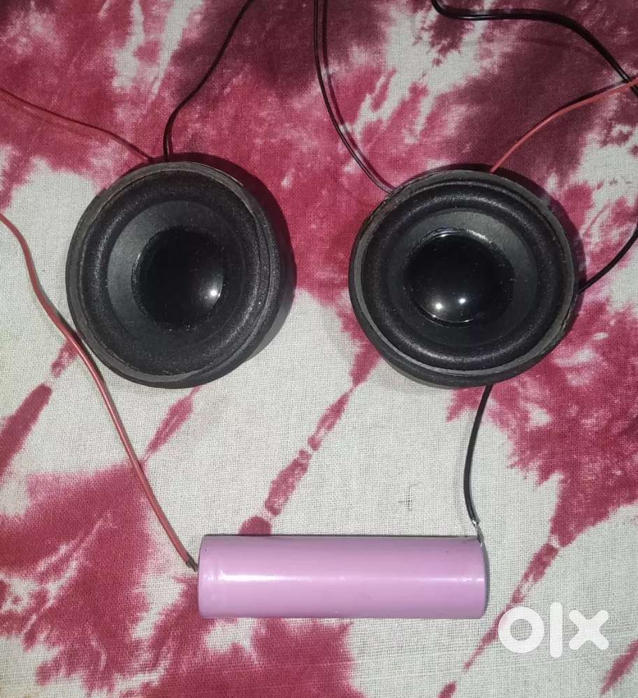Sellimg JBL Mini Speakers (2 pice) withR Reachable Battery