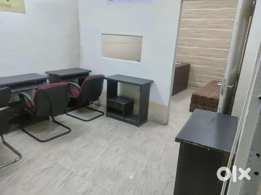 READY TO MOVE IN OFFICE FOR RENT