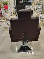 6 chair saloon