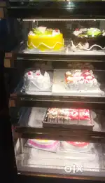 Cool cake glass fridge