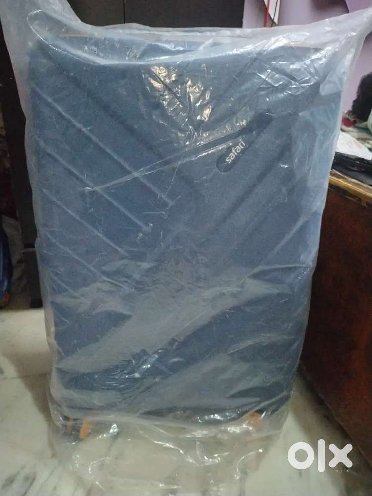 New Safari large trolley suitcase bag