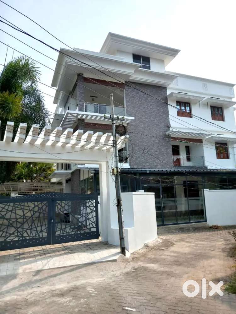 5000 sqft house for rent ayurveda hostel nr thripunithara metro statn