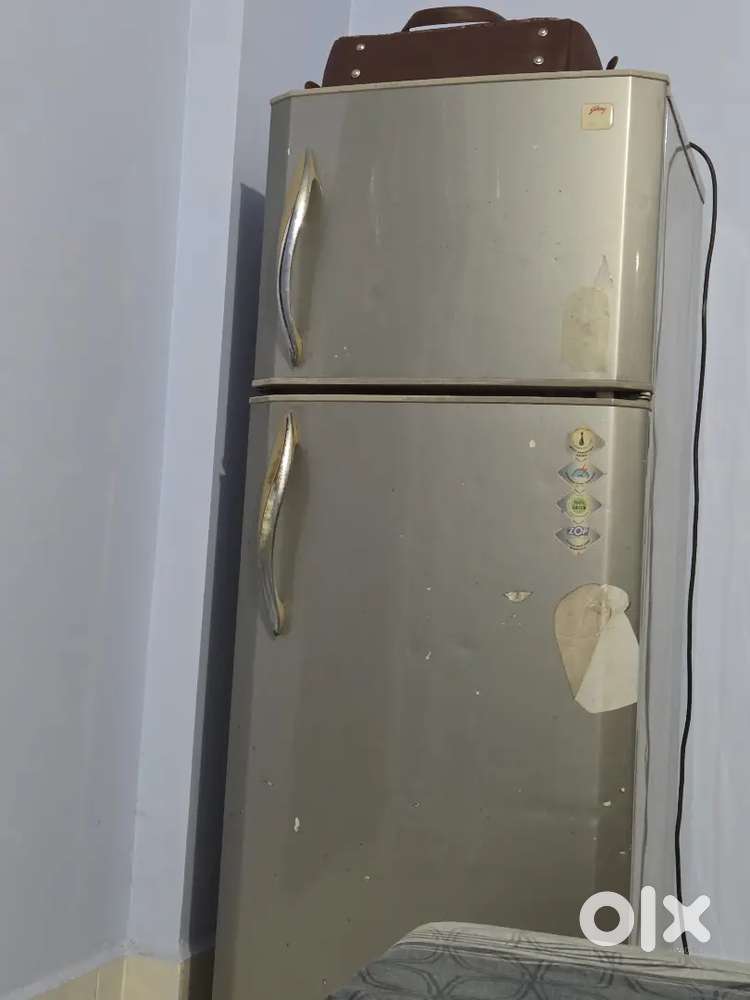 Godrej eon Fridge 223 Litres in working condition