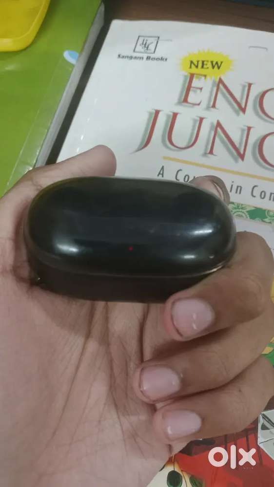 Black KAT 726 bluetooth headphones for men and women in black colour