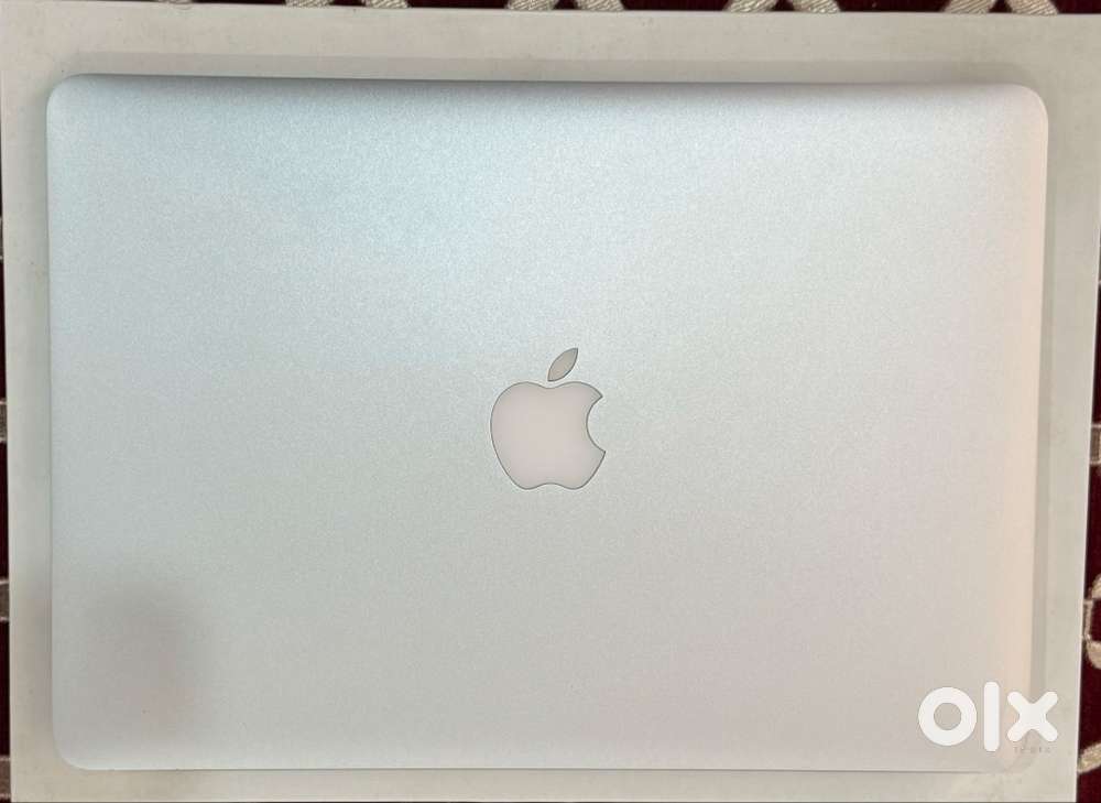 Apple MacBook Air 13-inch (2017)  Flawless Condition  Box & Charger