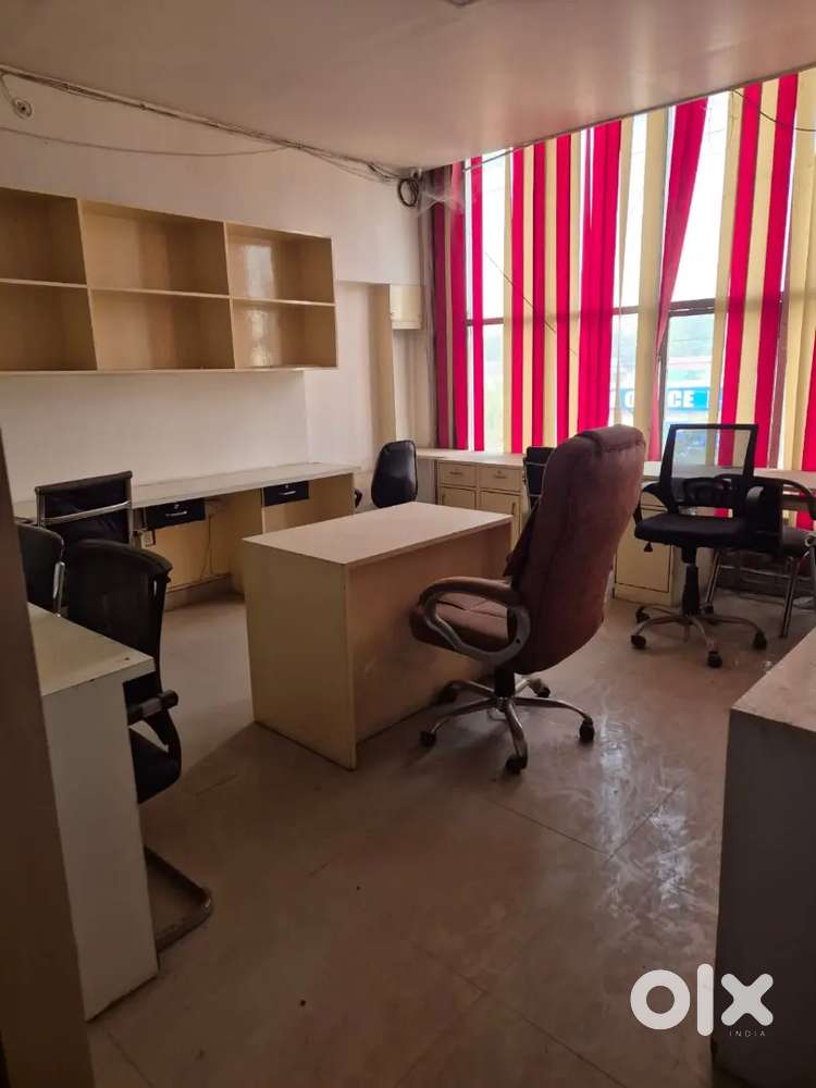 1400 sqft fully furnished office vibhuti khand gomti nagar Lko.