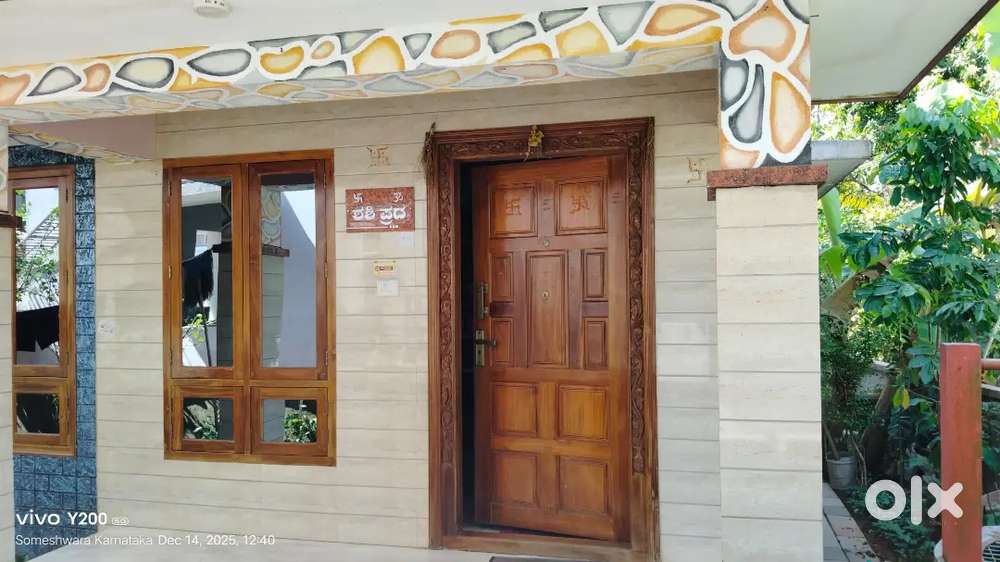 2bhk house with a well 2 cars parking with 2 bathroom