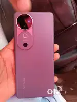 Vivo v40 back panel break hai 20k ke niche Wale msg na kare