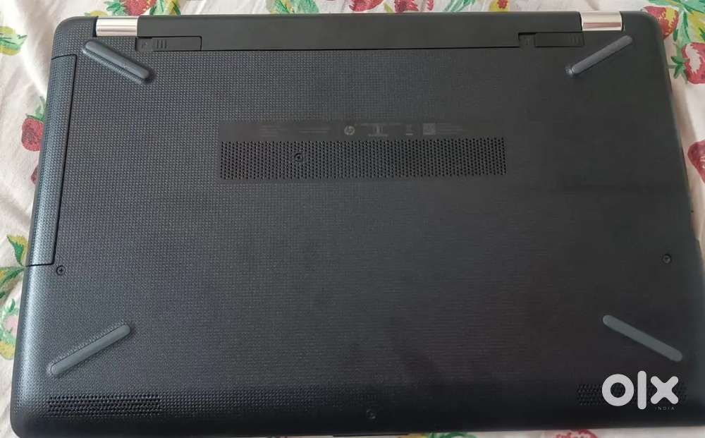 HP Laptop 4GB / 1TB