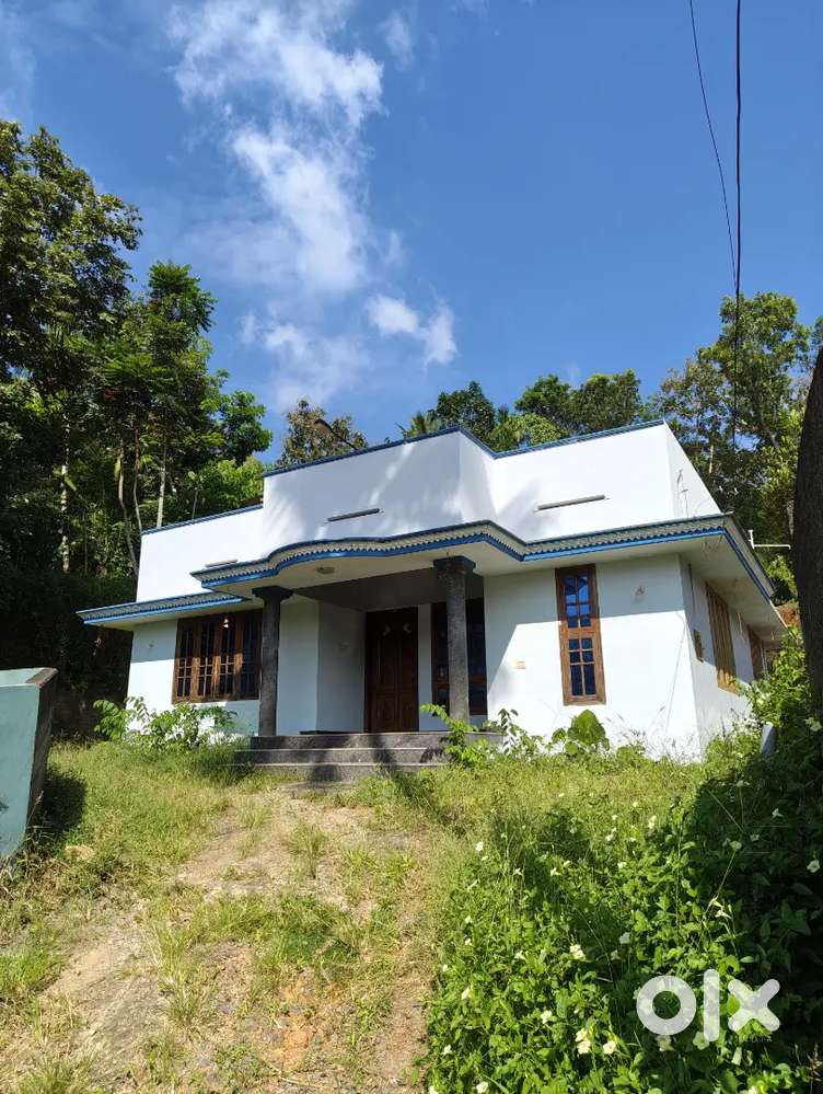 2BHK HOUSE,8 CENT LAND