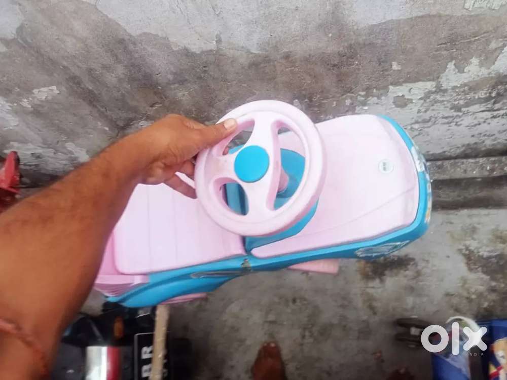 Cooler kides cycle kides troly iran box good condition