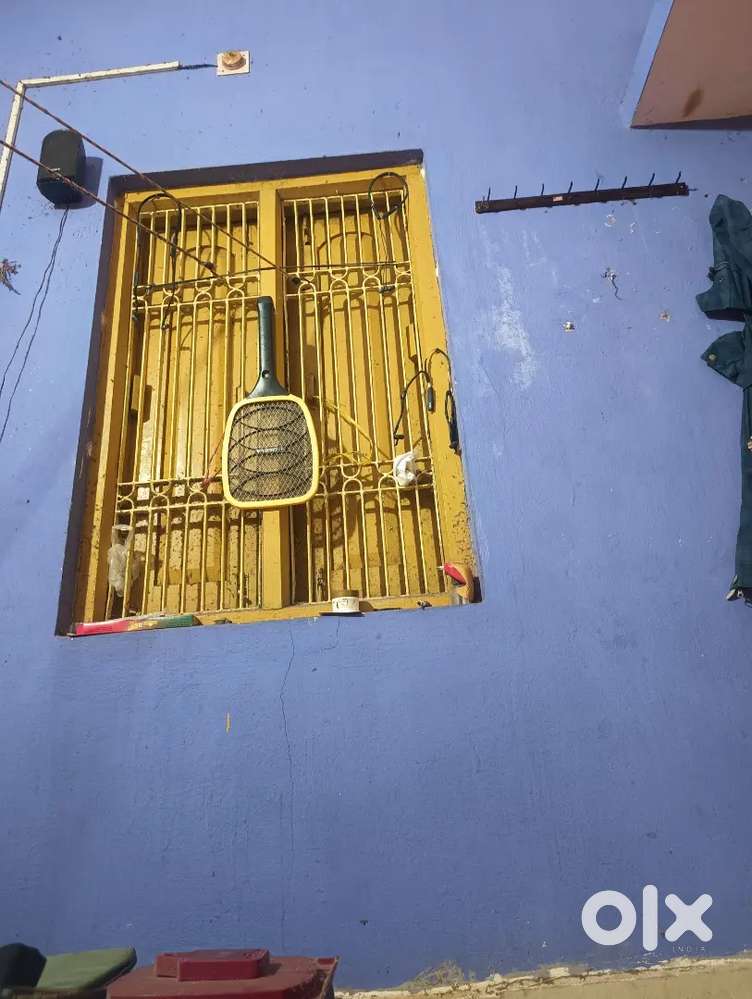 Urgent roommate required