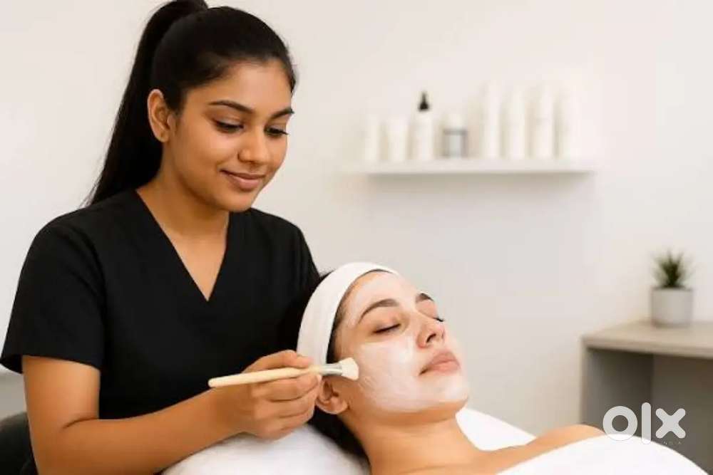 Woman's Beautician Required