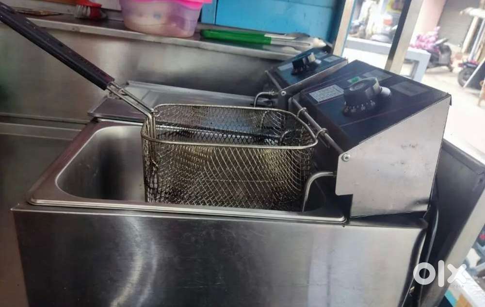 Double deep fryer in good condition