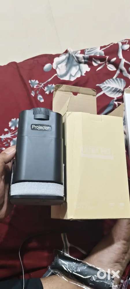 Hy320 projector brand new hai