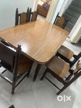 Dining Table with 6 chairs
