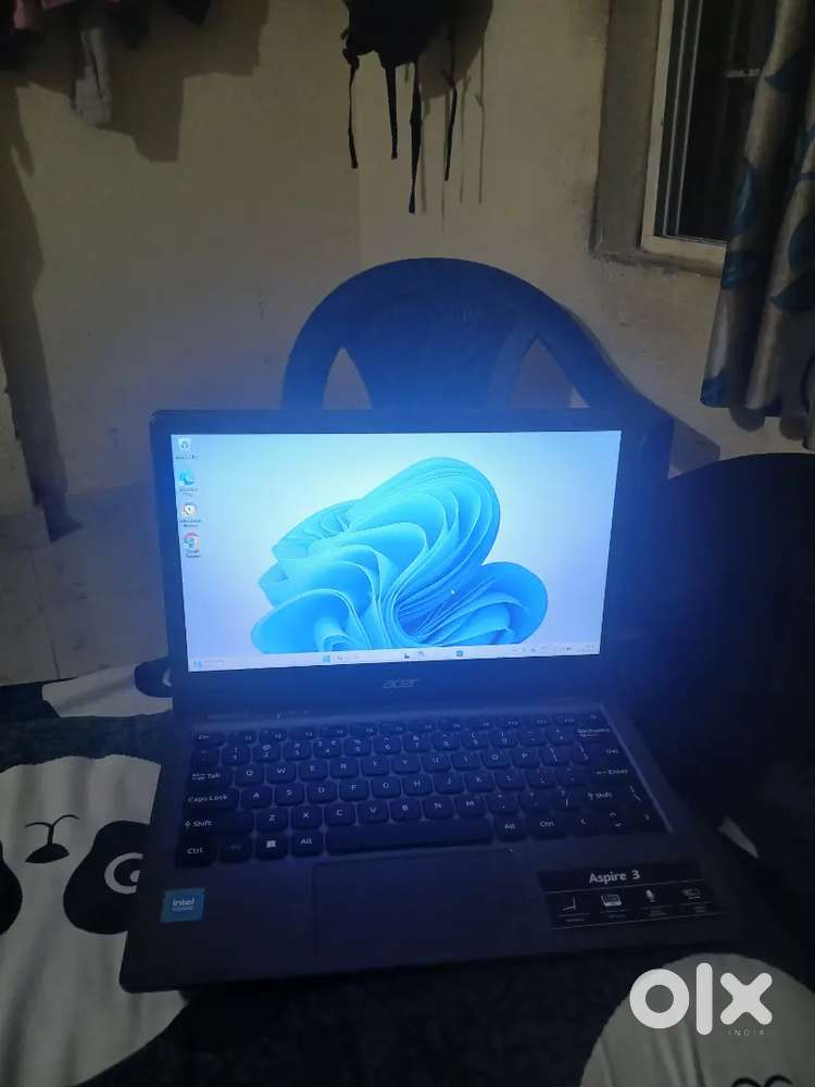 Selling my 3months old laptop