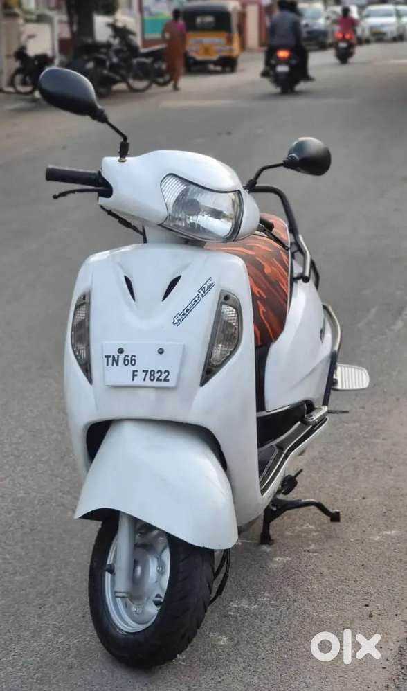 Suzuki access 125cc 2012 model white low km low usage excellent condit