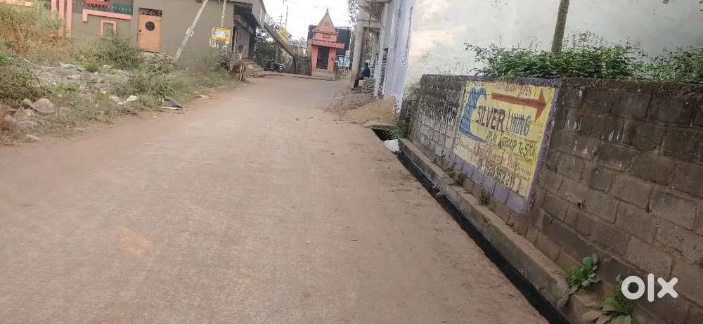 महादेव घाट अम्लेश्वर शिव पार्क डामर से 50 मीटर सेमी कमर्शियल प्लॉट