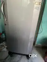 Old single door fridge sell