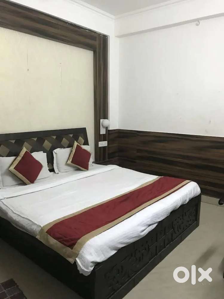 13/15 room hotel for lease in Ranchi  on road