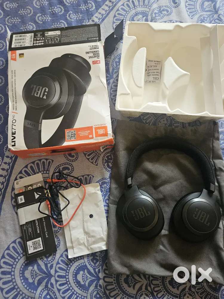 JBL LIVE 770NC HEADPHONES