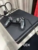 PS4 slim 1 TB