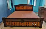 Beautiful Grain Pattern: Teak wood beds showcase a beautiful grain p