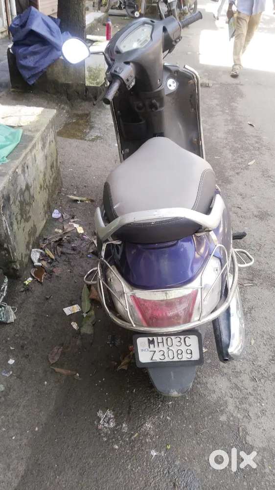 Scooty is very good condition take and drive only no extra wark