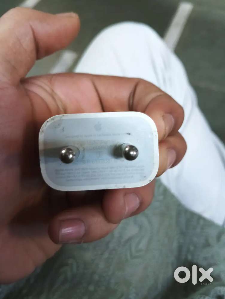 I phone Charger original 100% and Cable 100%