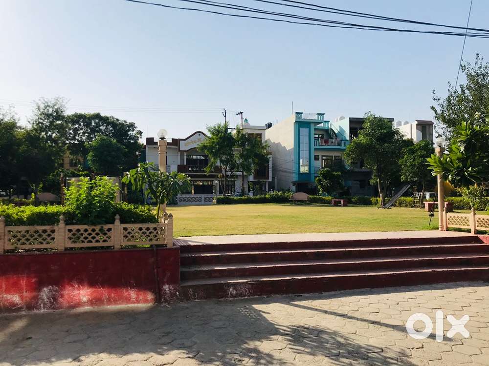 Greenry ,safe for kids and girls , near from main market