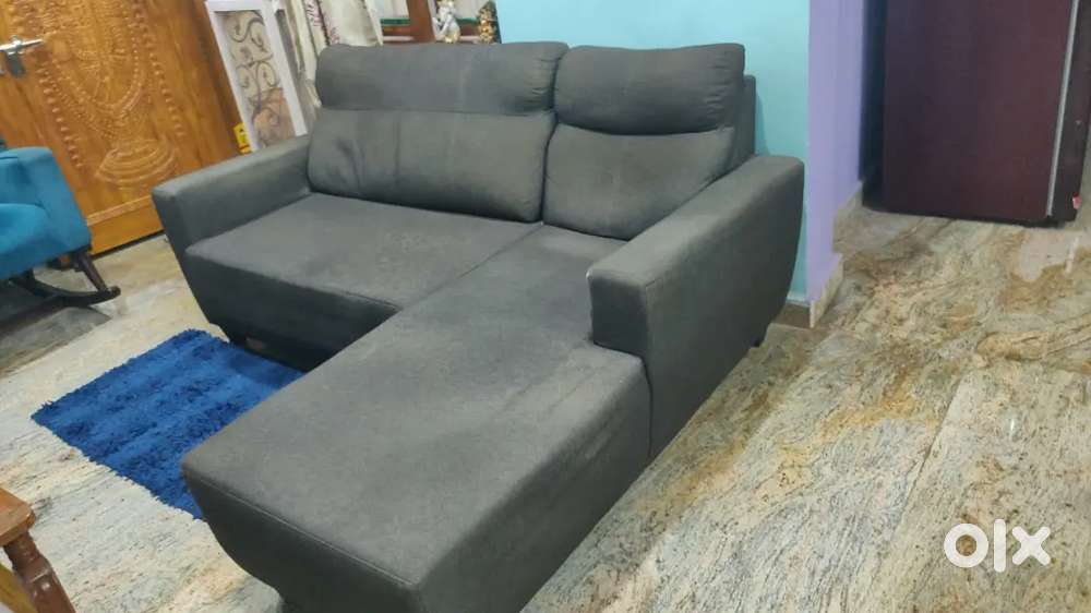 3 sitting sofa for sale.