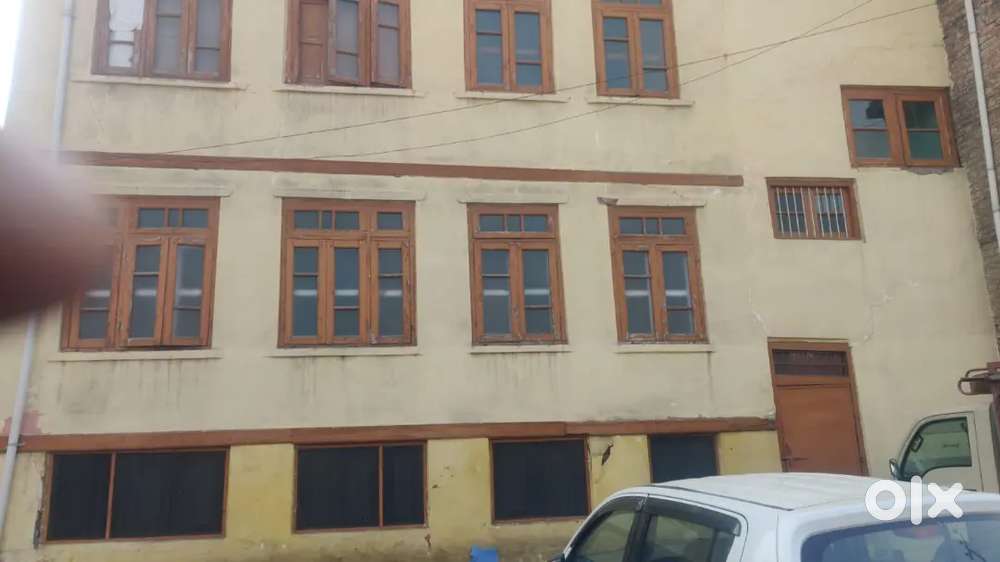 4 Storey house for rent