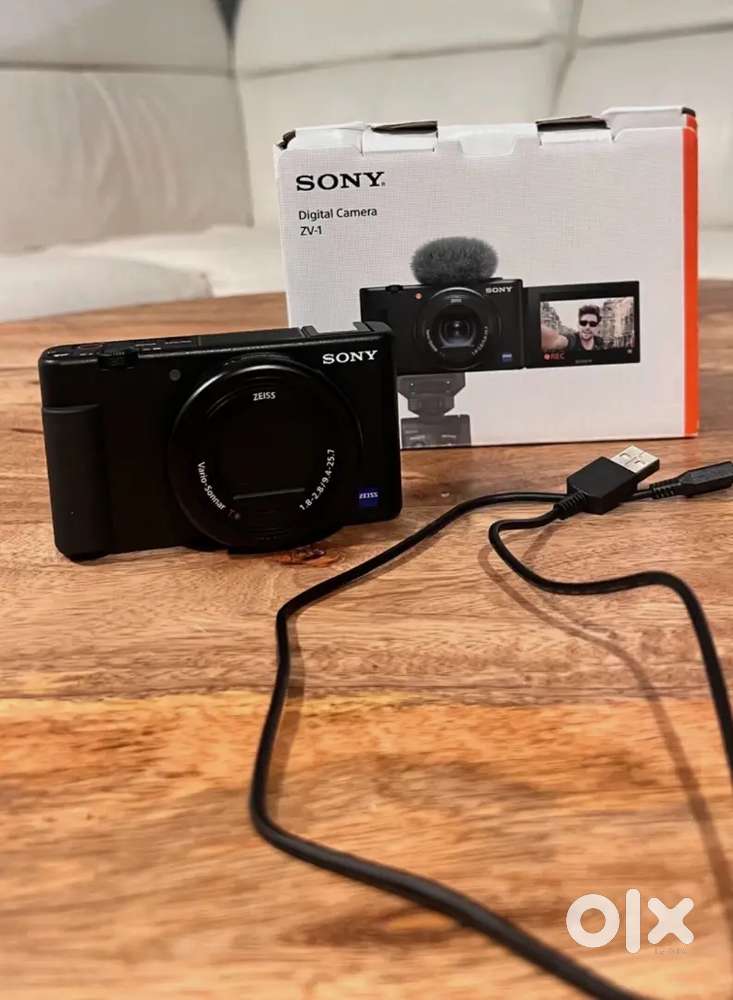 Sony ZV-1 Cyber-Shot 20.1MP Digital Camera w Lens Kit