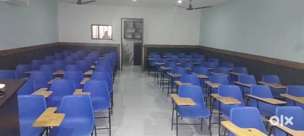 Fully Furnished Accademy office Near metro station