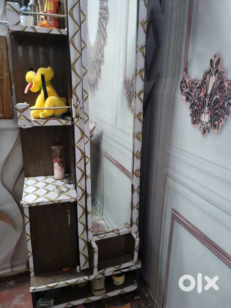 Dressing table