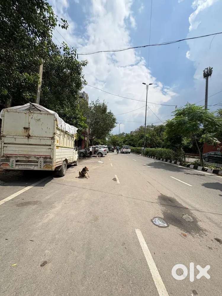 On Road Godown for Rent