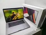 MACBOOK PRO 15 TOUCHBAR 8-CORE CORE i9 4.8GHz 16GB 500GB VEGA SPEC